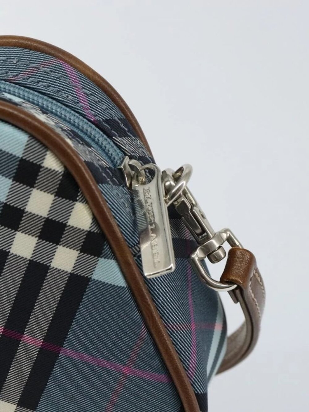 BURBERRY Nova Check Blue Label Pouch Nylon Leather Blue Silver Auth 158829 - Picture 10 of 16
